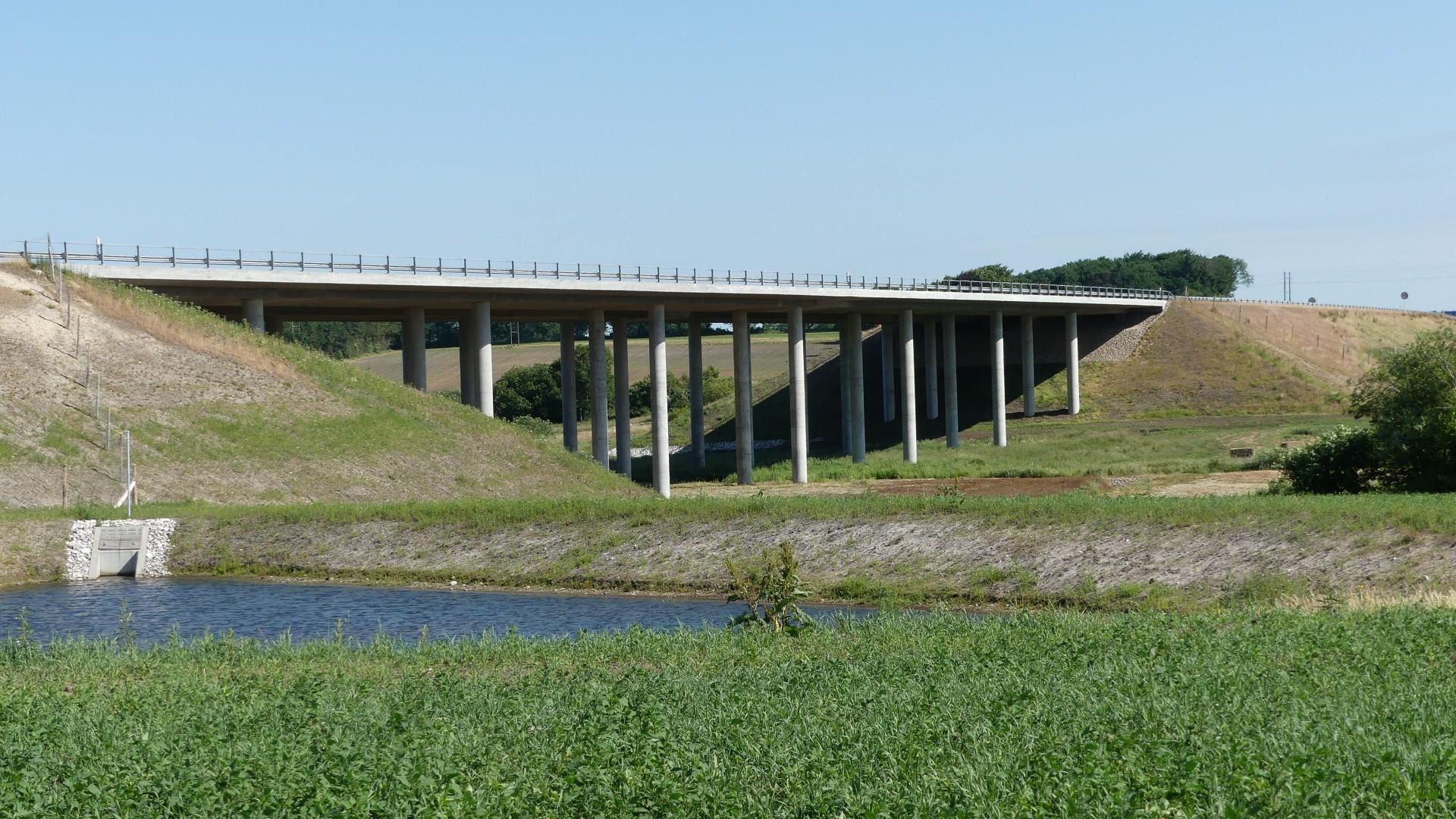 Motorvejs- og landskabsbroen ved Gødstrup: Foto: Allan Boye Thulstrup/Herning Kommune.