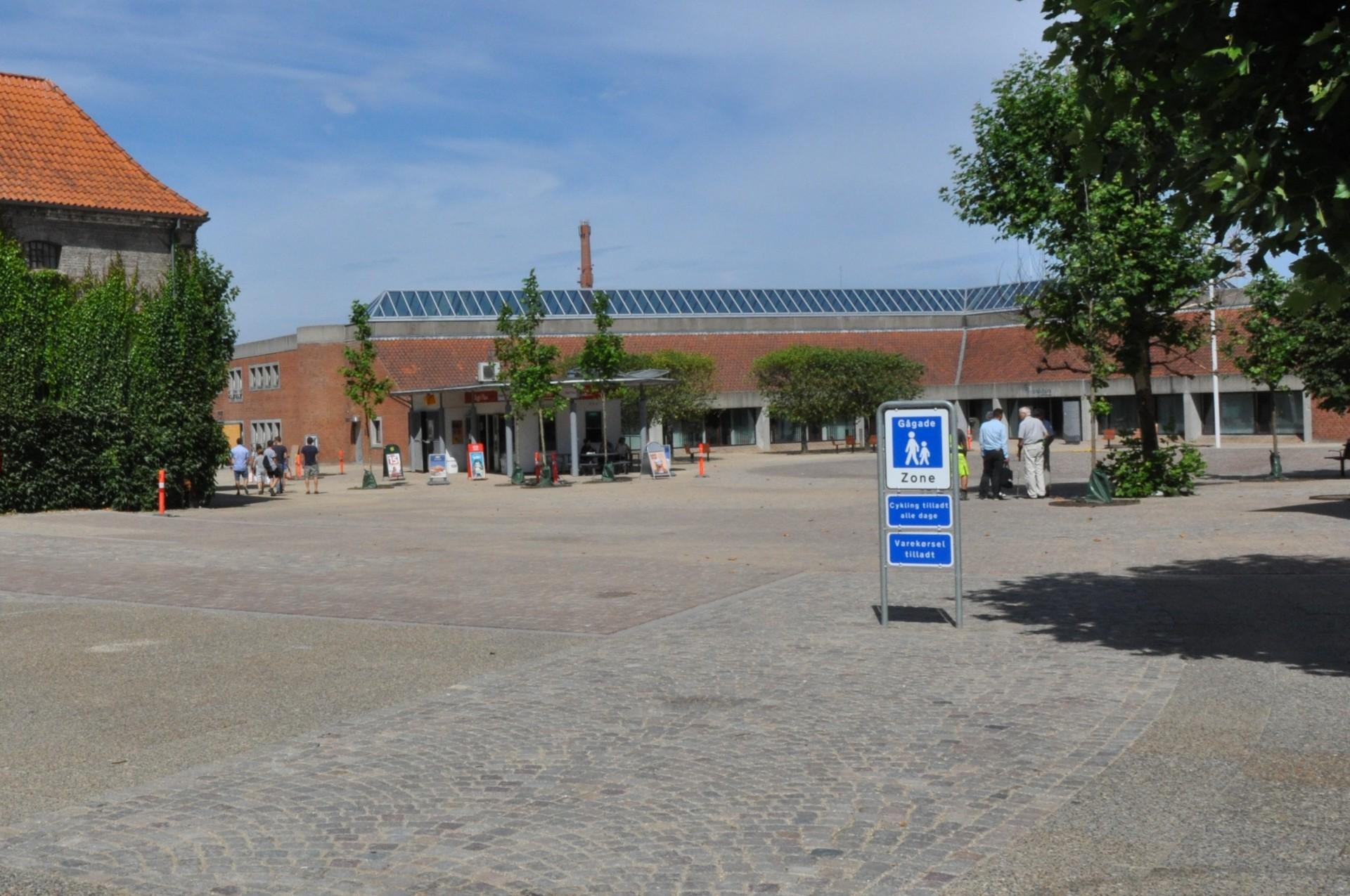 Det nye torv i Grenå er inspireret af byens gamle dampvæveri, der i dag er revet ned. Foto: Pressefoto.