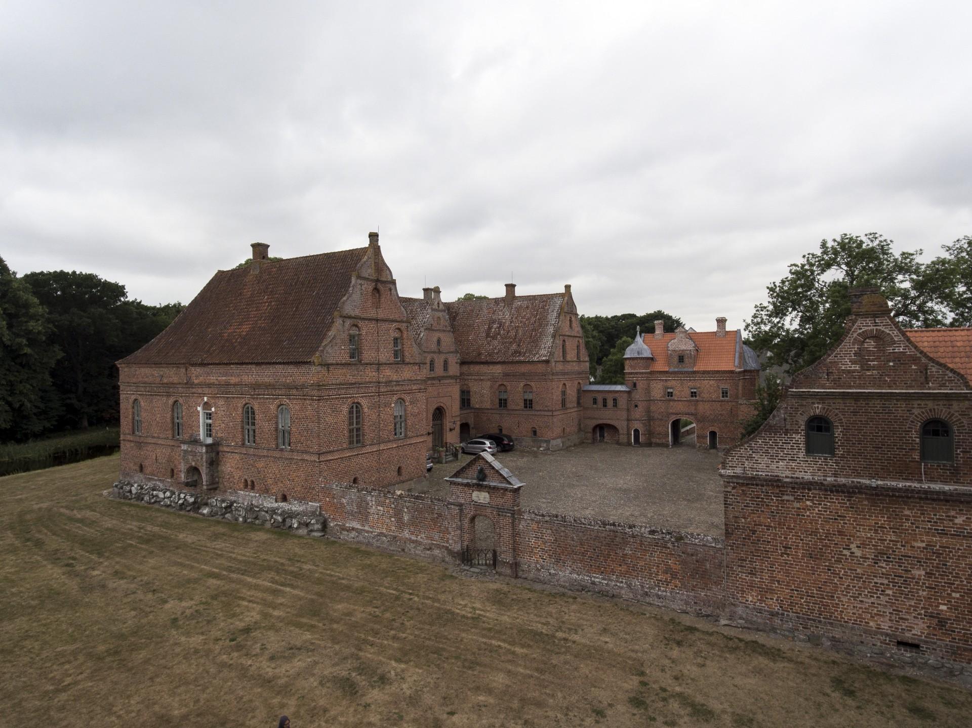 Skaføgård på Djursland er en af de mest velbevarede renæssancegårde i Danmark og er overvejende opført i slutningen af 1500-tallet. Foto: Historiske Huse.