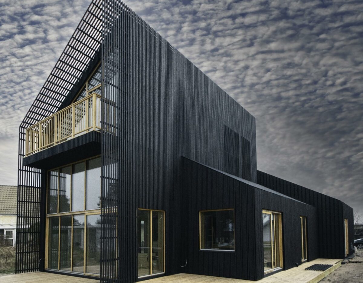 Enfamiliehuset Tversted House er kombineret med et keramisk værksted og opført med en samlet klimapåvirkning på 6,0 kg CO2-ækv./m2/år.
