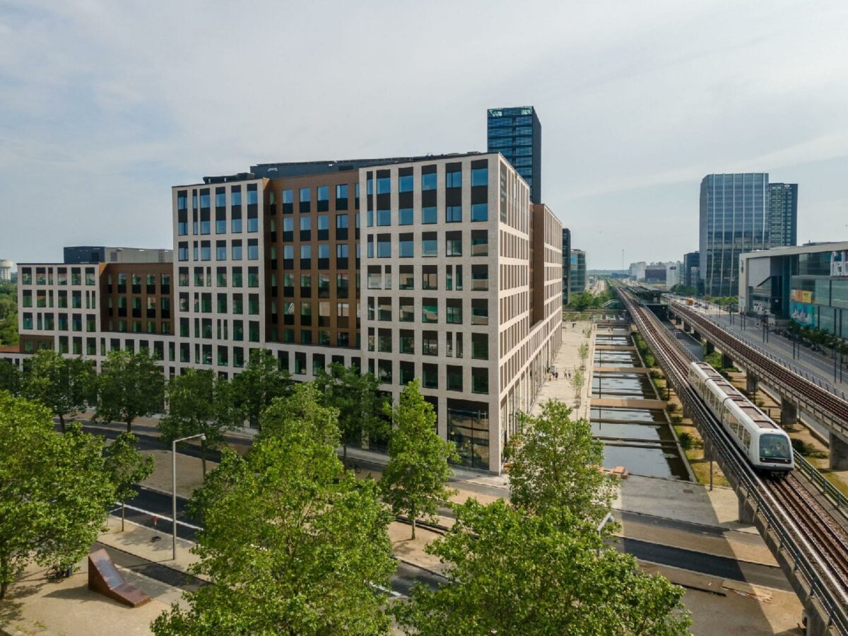 Spæncom har leveret betonelementer til en masse spændende danske byggerier, som er blevet DGNB certificeret, bl.a. Hubnordic i Ørestaden, der er guld certificeret. Foto: KLP Ejendomme