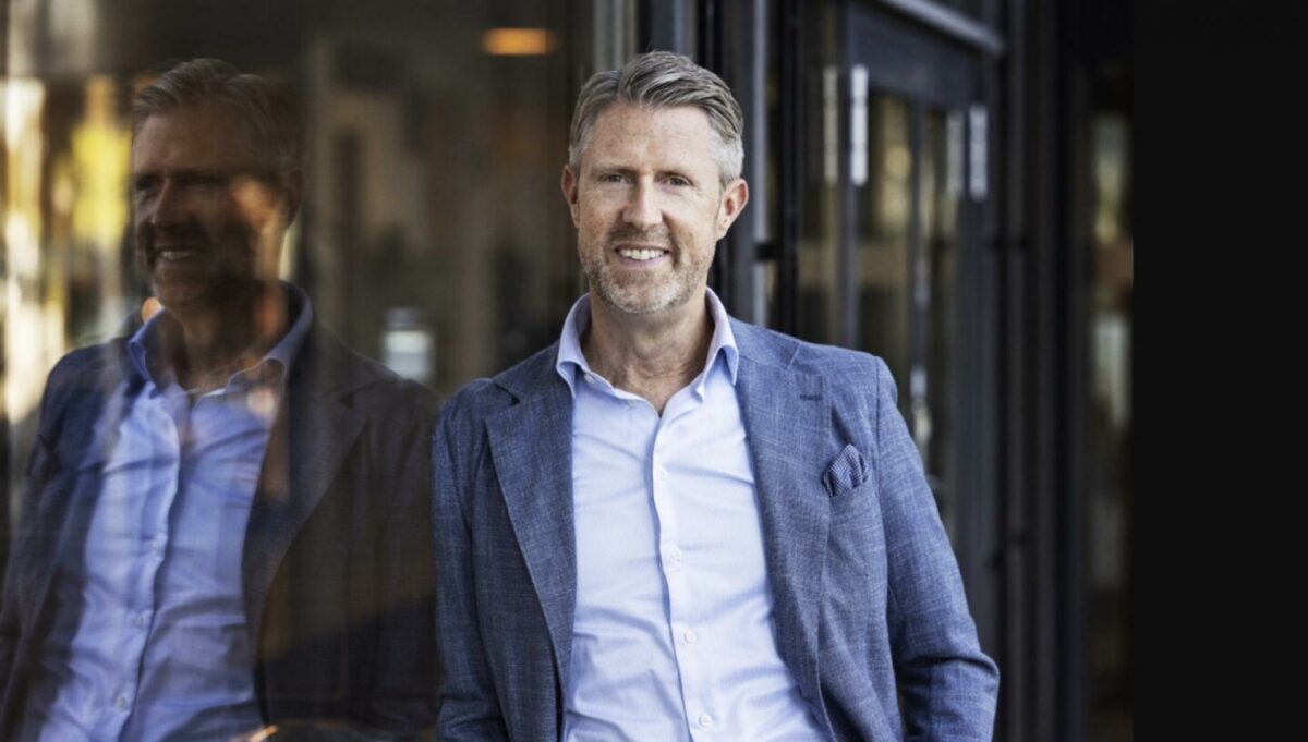 Christian Alsø er uddannet maskinarbejder og har bestredet lederstillinger i forskellige tekniske virksomheder. Desuden har han haft ledende stillinger i FLSmidth, Vestas og senest i ISS-koncernen igennem 10 år, hvor han sluttede som CEO i den danske del af forretningen.