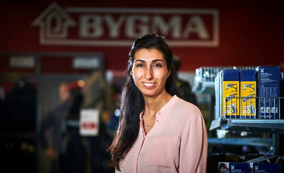 Udover at være med til at nedbringe branchens affaldsmængde skal Bygmas Take Back-ordningerne tage hånd om de udfordringer, som kunderne står med i hverdagen, fortæller klima- og bæredygtighedsdirektør Elnaz Ehsani.