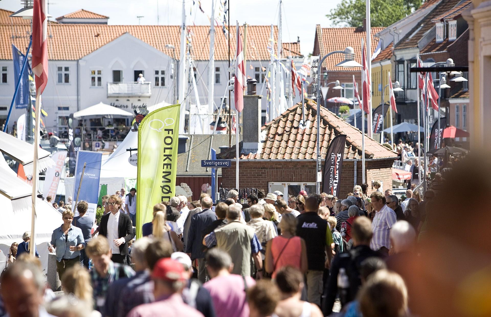 Under de fire dages folkemøde vil der være mange hundrede forskellige arrangementer rundt i området i Allinge. Foto: Berit Hvassum.