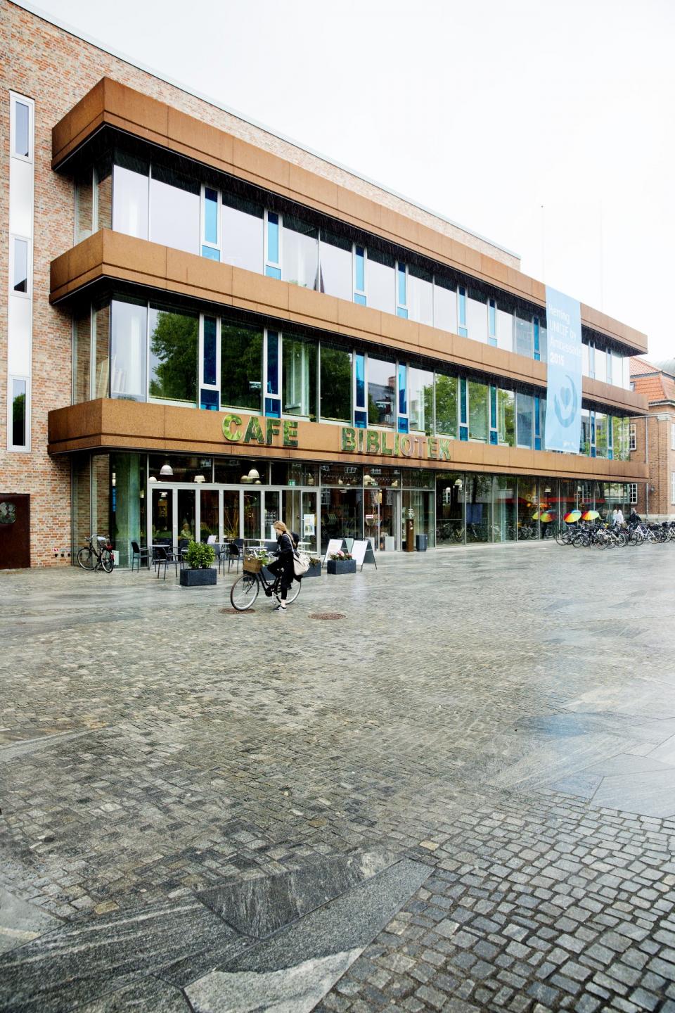 Det nye bibliotek var oprindeligt et varehus - inden renoveringen. Foto: Carsten Ingemann.