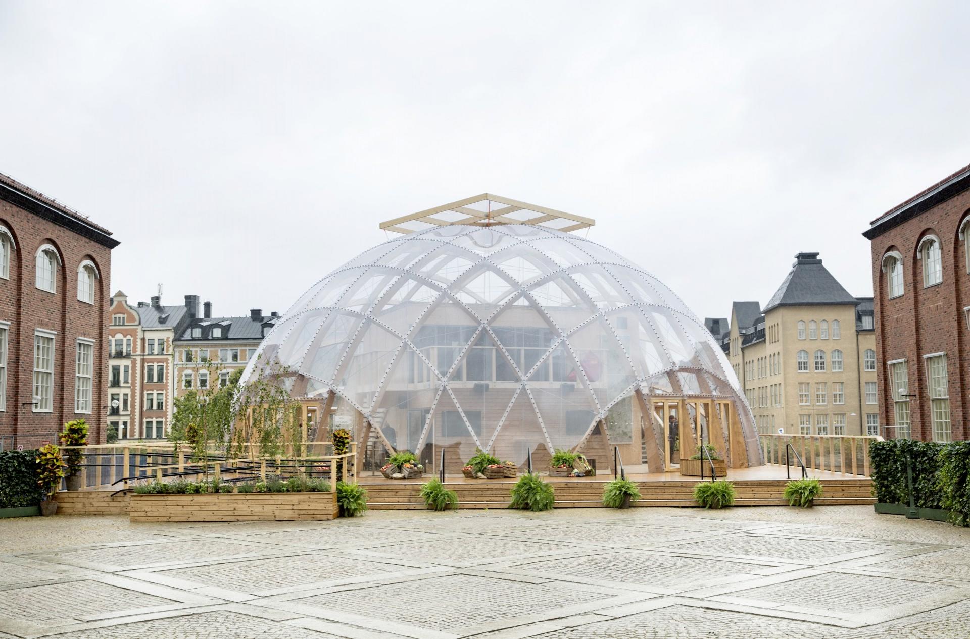 Dme of Visions 2.0 står nu i Stockholm. Den er inspireret af Dome of Visions i København, og er ligesom den københavnske dome tegnet af den danske arkitekt Kristoffer Tejlgaard. Foto: Erik Mårtenssson, NCC.