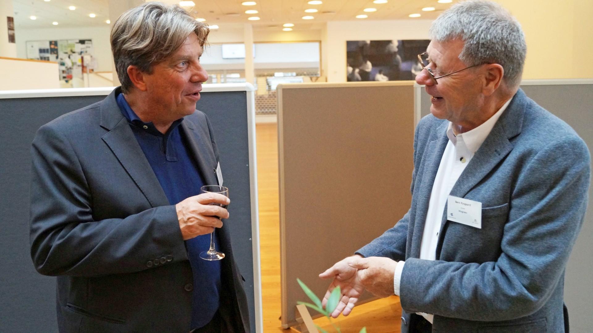 Michael Felthaus (tv.), business developer i Art Andersen CPH fik en snak med Bent Rysgaard, direktør hos Wingreen. Foto: Publicity.