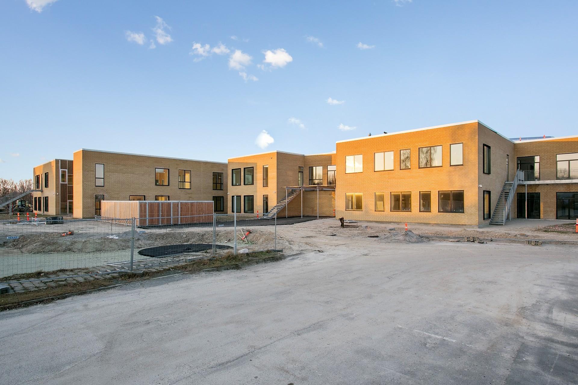 Sophieskole i Guldborgsund kommune - Danmarks første folkeskole opført efter krav fra ny skolereform. Foto: OBH.