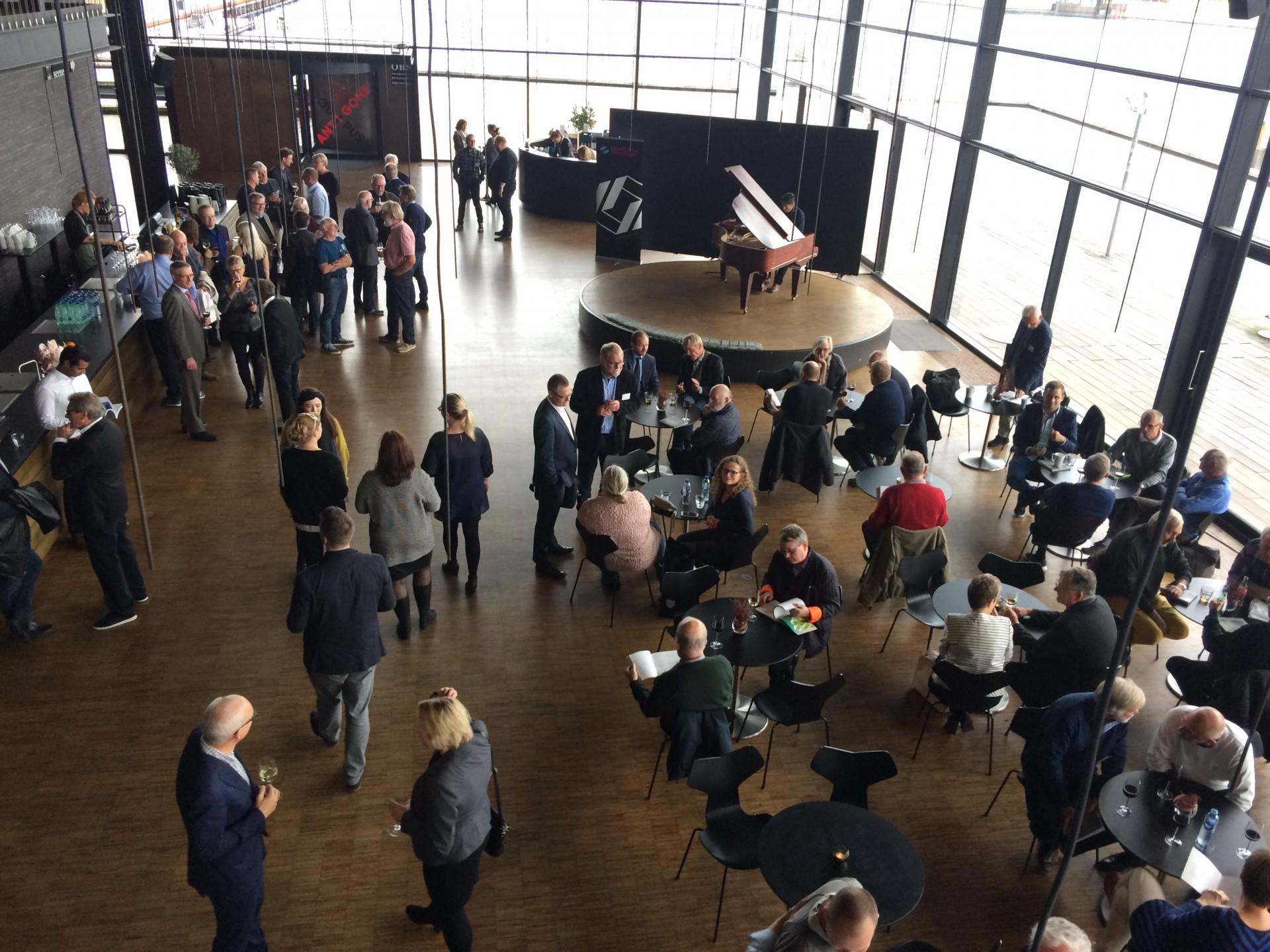 Skuespilhuset dannede rammerne for 50-års receptionen for KF, som blev holdt torsdag - selvom den runde dag officielt først er 29. oktober. Foto: Torben Jastram.