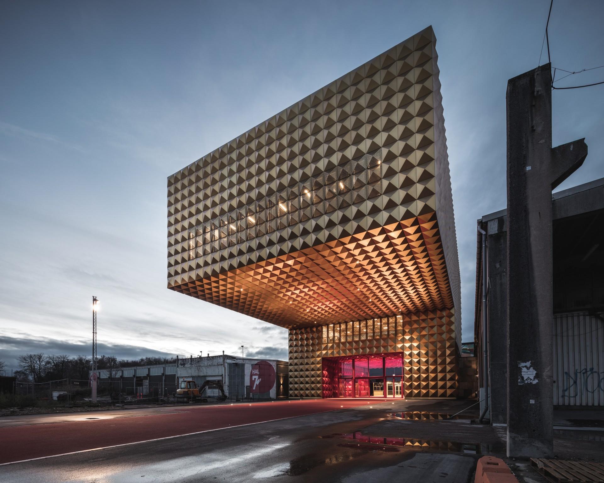 I Roskilde har man valgt at forvandle eksisterende fabriksbygninger til en ny og kreativ bydel. Foto: Rasmus Hjortshøj.