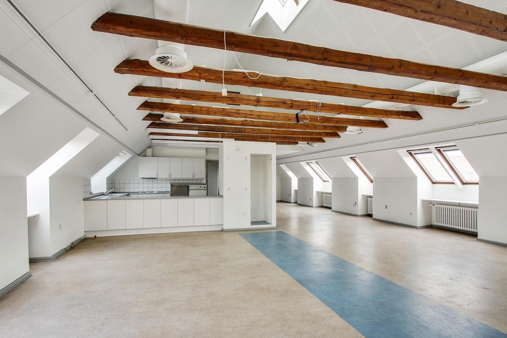 Den god beliggenhed og åbne lokalplan gør, at der er mange anvendelses- og udviklingsmuligheder for ejendommen. Foto: Freja.