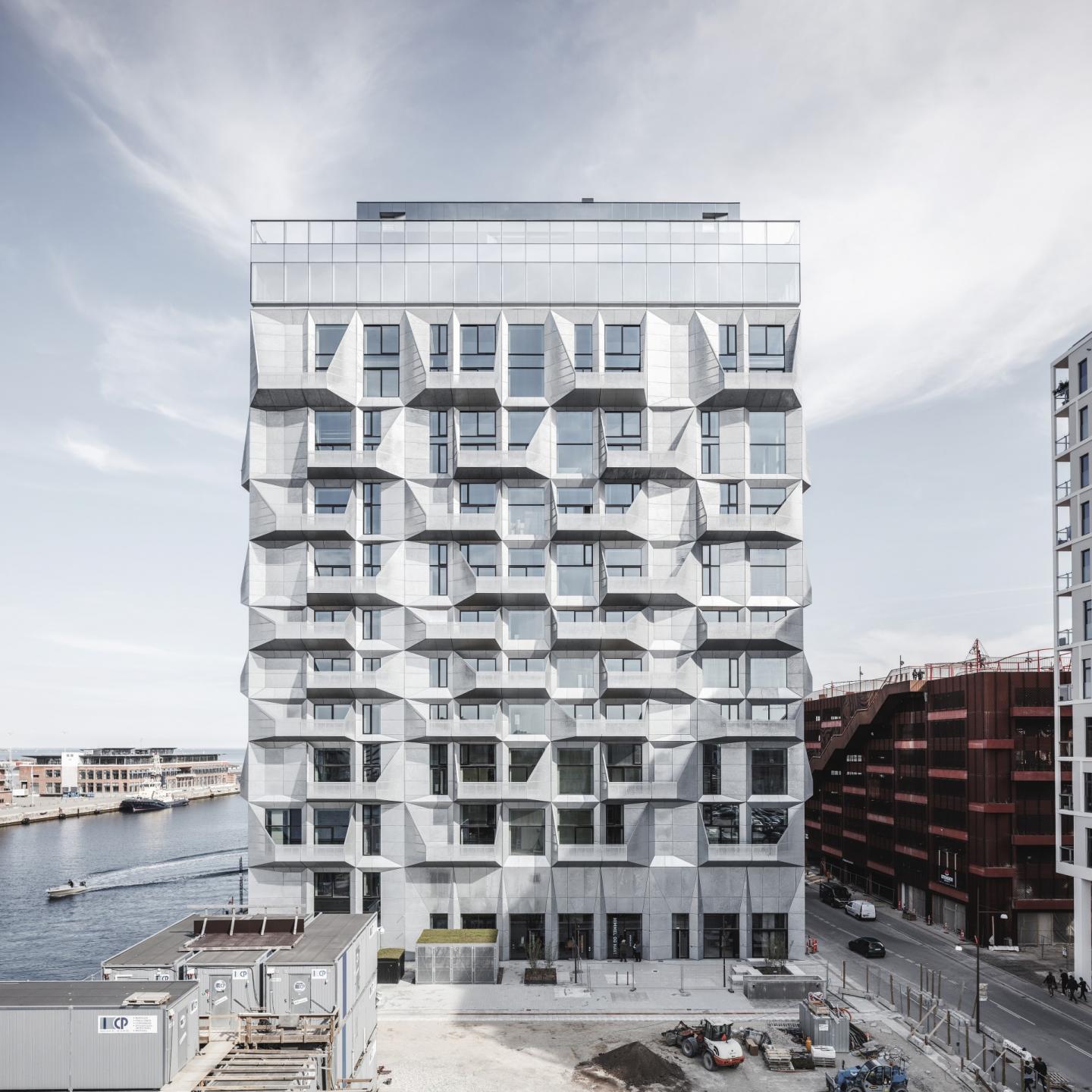 NRE Denmark A/S har netop afleveret 38 unikke lejligheder i The Silo på Nordhavn. Bygherre er Klaus Kastbjerg og NRE Denmark A/S, mens COBE har stået for arkitekturen. Foto: Rasmus Hjortshøj - COAST.