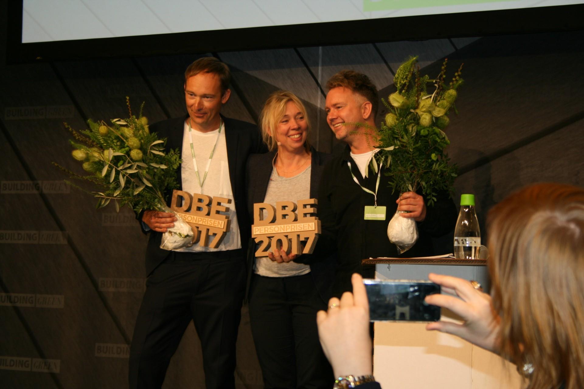 Kasper Guldager fra 3XN og Anders Lendager fra Lendager Group vandt Personprisen ved Det Bæredygtige Element prisoverrækkelsen. Foto: Anders Melchiorsen