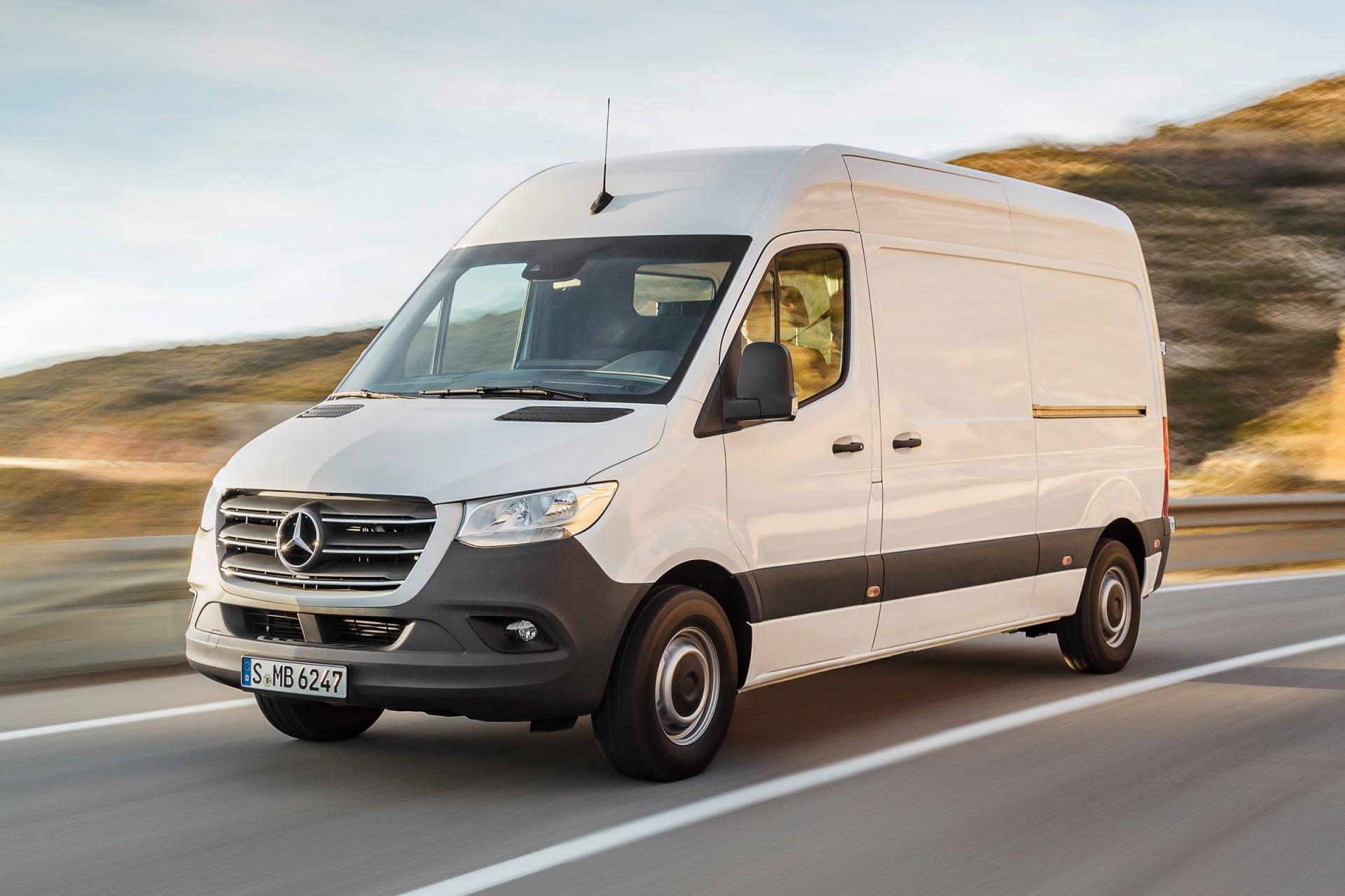 Den nye Mercedes-Benz Sprinter vil for første gang kunne fås med forhjulstræk.