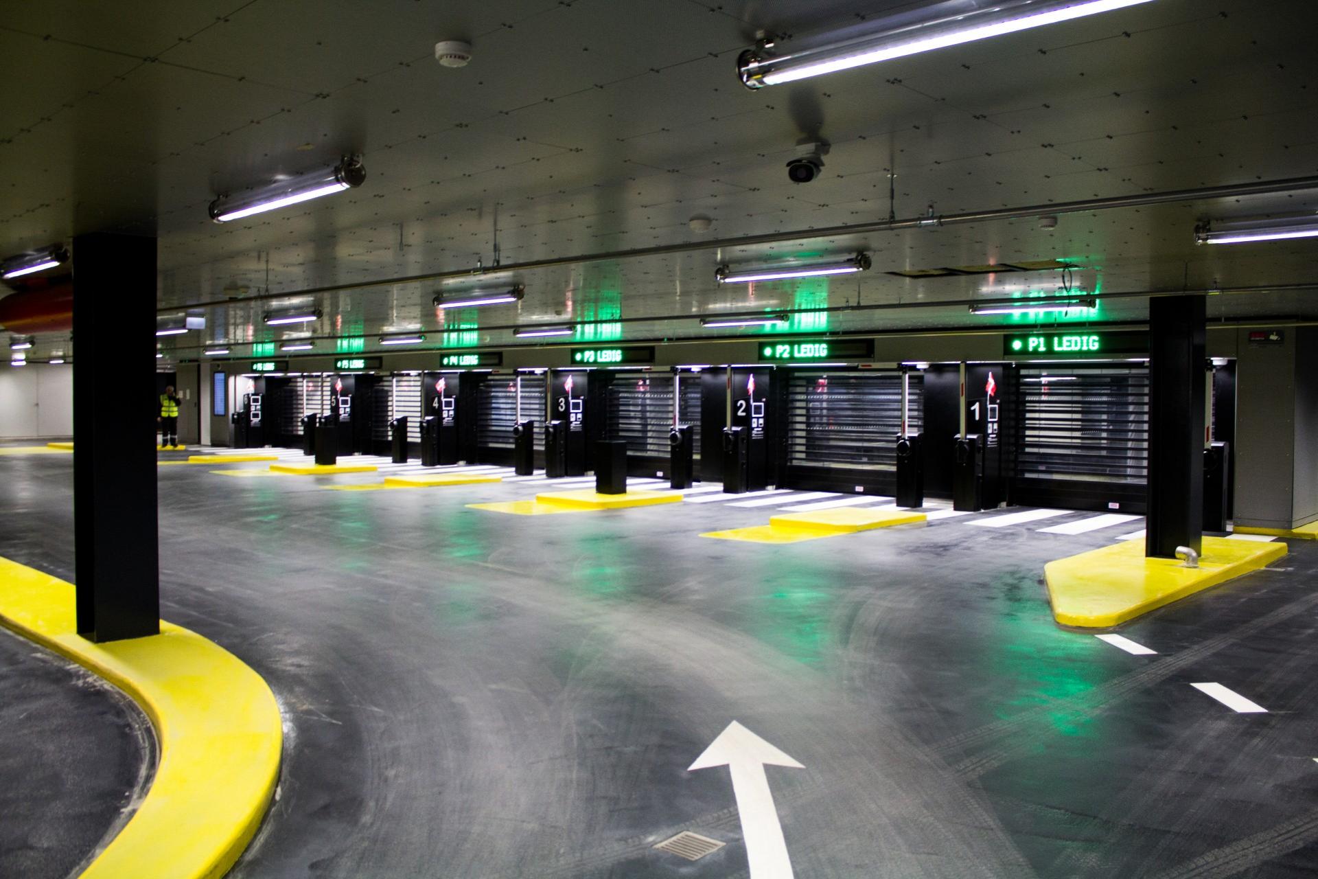 Den fuldautomatiske p-kælder har plads til 350 biler. Foto: Michael Levin.