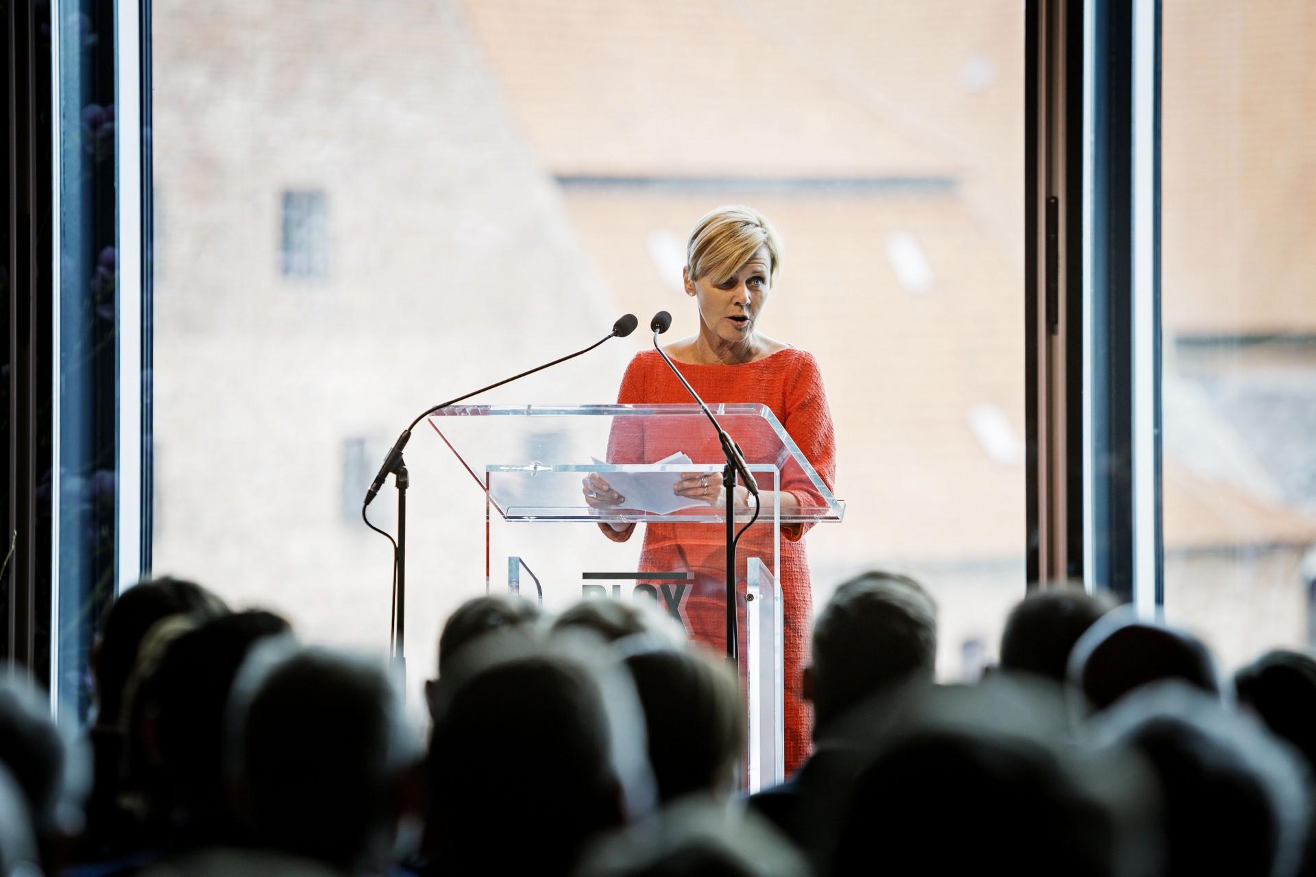 Kulturminister Mette Block kaldte i sin tale BLOX for et nyt, spændende mødested midt i Københavns smukke kulturkvarter. Pressefoto: Søren Svendsen.