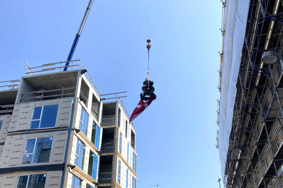 Østjysk Bolig og Nordstern fejr rejsegilde på Olof Palmes Allé i Aarhus.