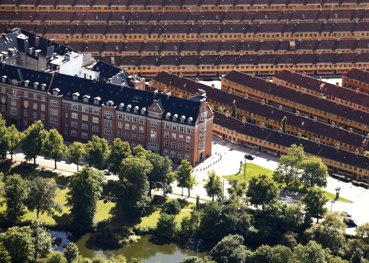 Luftfoto af koncernen, M. Goldschmidt Ejendommes hovedsæde, Grønningen i København.