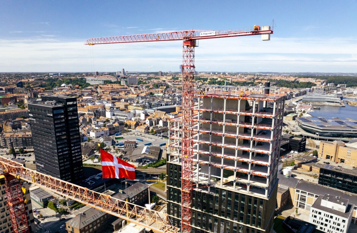 Rød kran på Sydhavnen i Aarhus