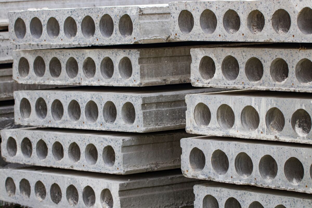Stablede betonelementer.