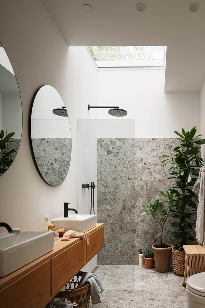Brusebad med VELUX ovenlysvindue