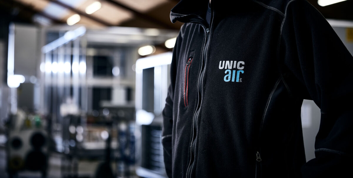 Trøje med Unic Air logo