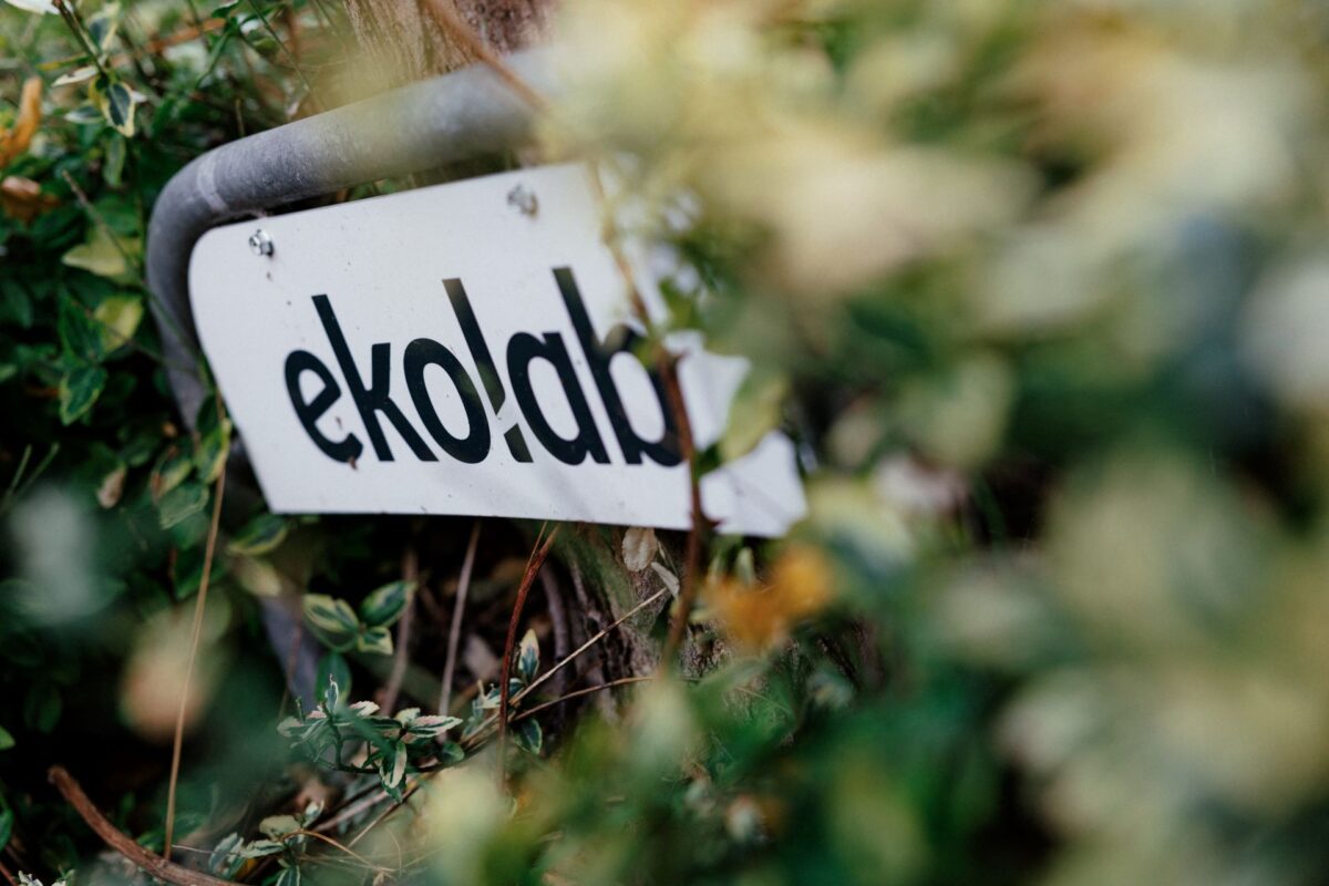 Ekolab skilt