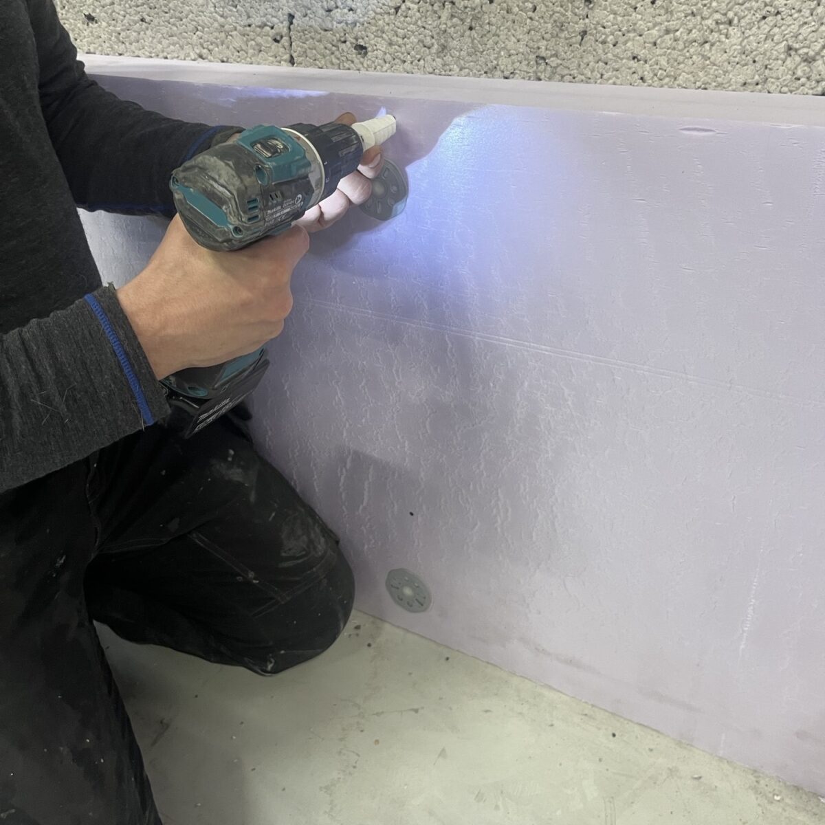 Fastgørelse af iso-dyvel