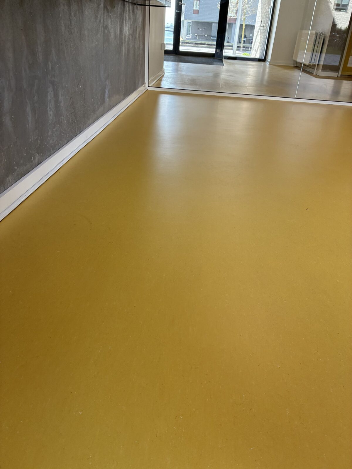 Linoleumsgulv efter behandling