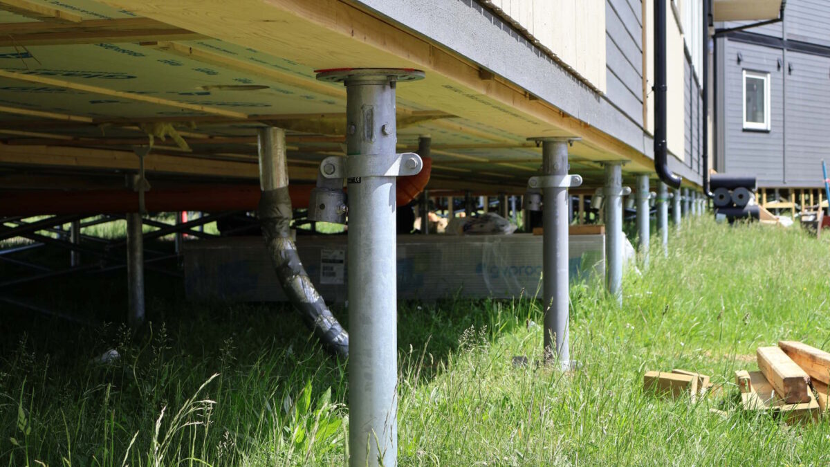 Skruefundamenter under bebyggelse