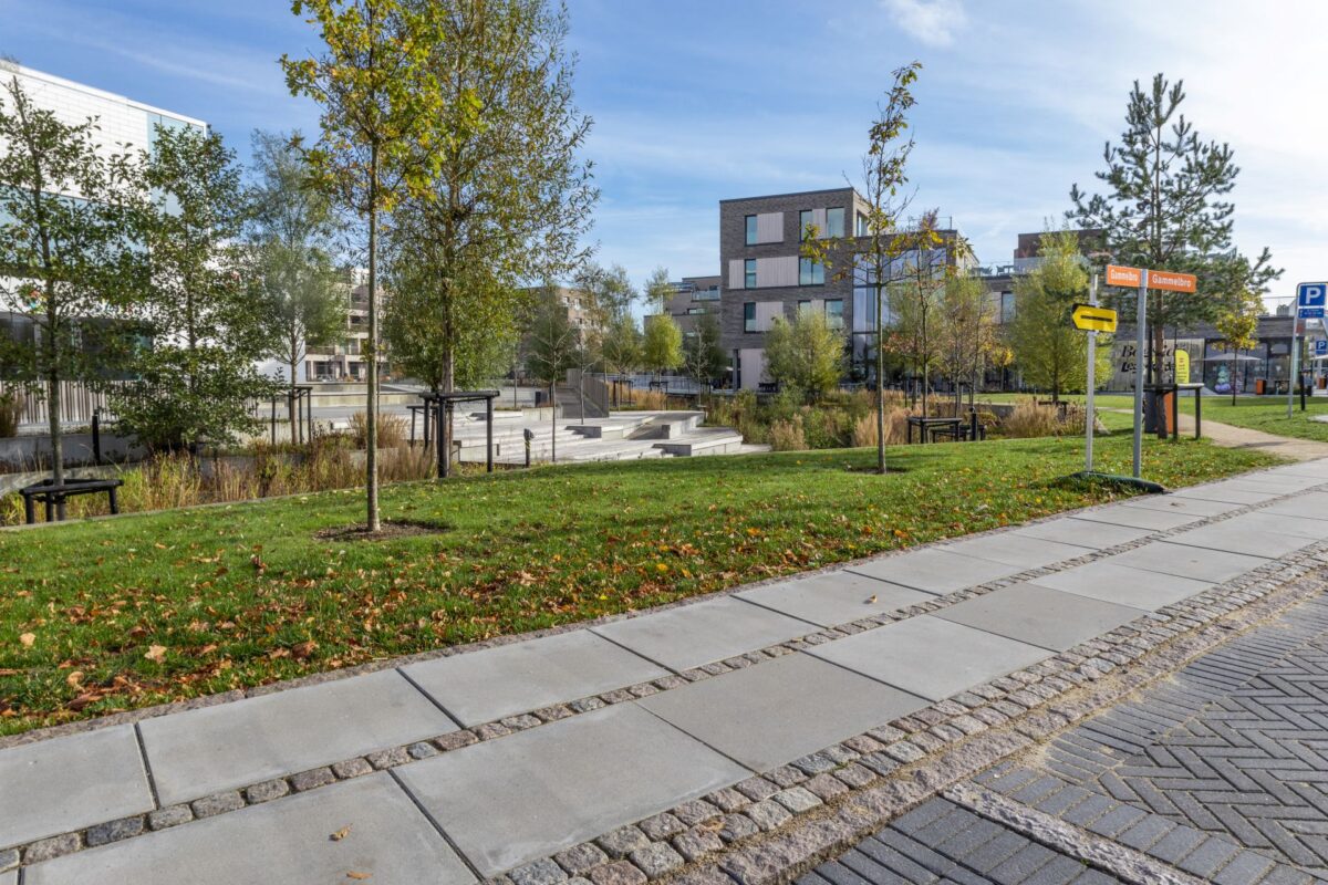 Flisebelægning på Butikstorvet i Billund