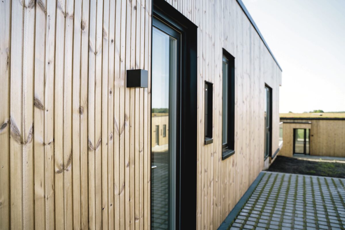 Træfacade fra bolig i UDSIGTEN Odder